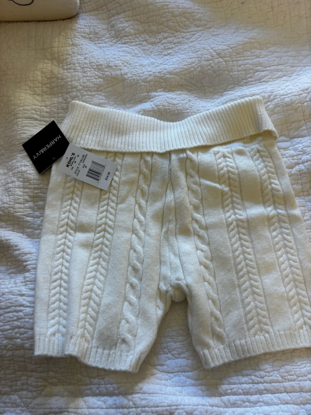 Harper & Ivy Cream Cable Knit Sweater  Shorts